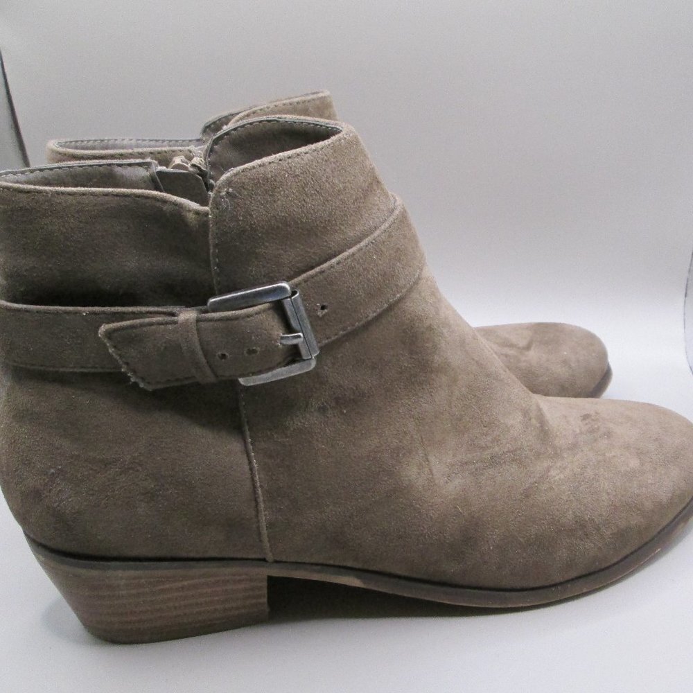 Le Chateau Womens  US 9.5 EU 40 Brown Faux Suede Ankle Boot Side Zipper​​